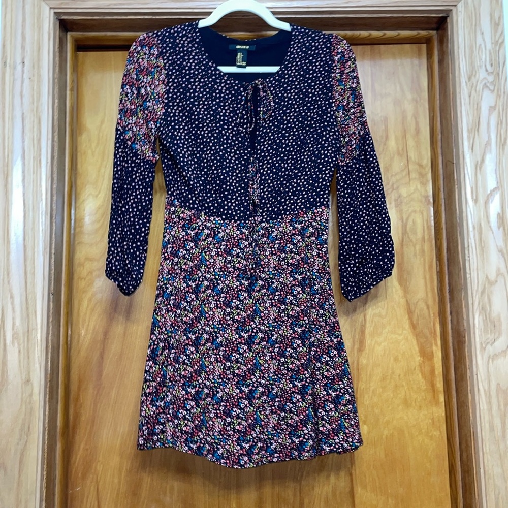 🎉 3 items for $20! Floral Block Print Tied Dress
